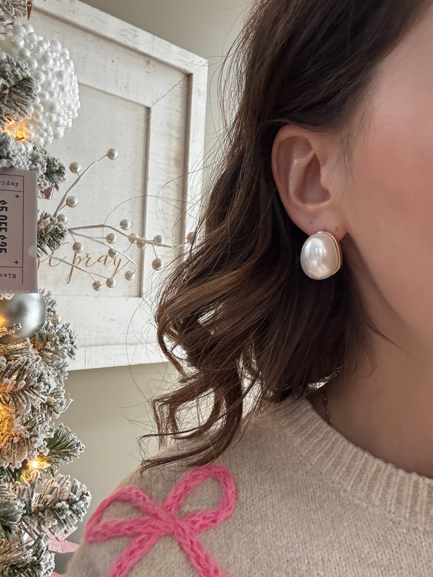 Mollie Elegant Pearl Stud